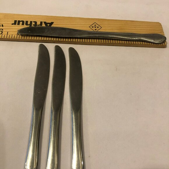 Oneida Victorian Manor Solid Knife Set of 4 Stainless Cutlery Flatware - Picture 3 of 3